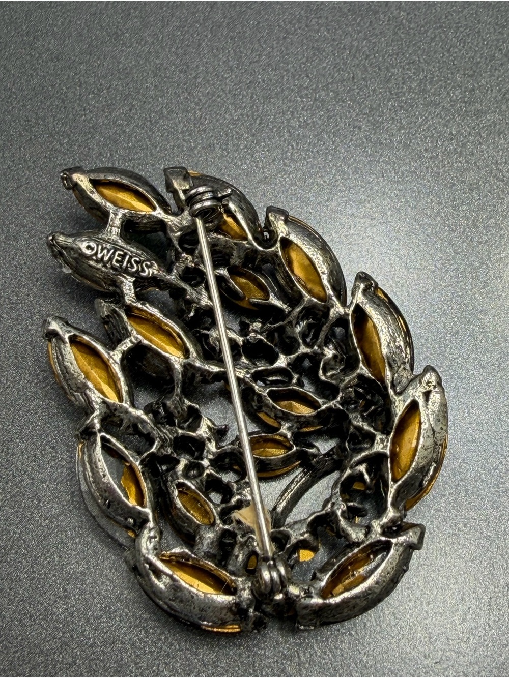 Albert Weiss Iridescent Green and Purple Crystal Leaf Brooch #4WE - Picture 2 of 3